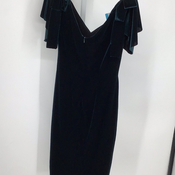 Black halo size 2 green dress - Picture 2 of 2